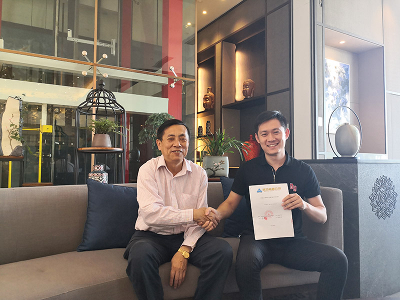 09泰國(guó)盧總簽訂10寸絞吸船